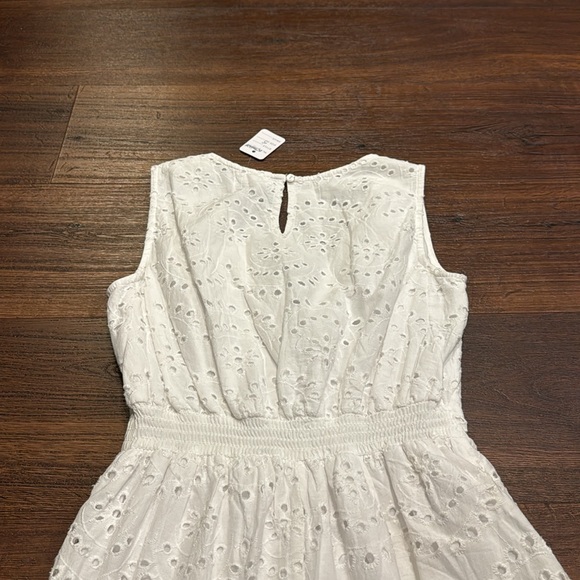 Japna Pre Loved lined Eyelet V-Neck Midi White Dress. - Picture 7 of 8